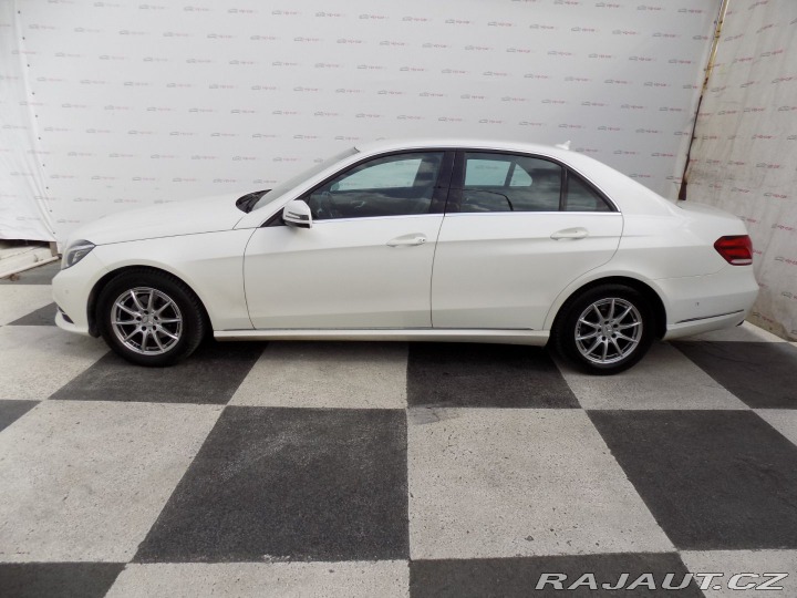Mercedes-Benz E 220d/Full-LED/NAVI/ 2014
