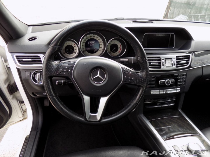 Mercedes-Benz E 220d/Full-LED/NAVI/ 2014