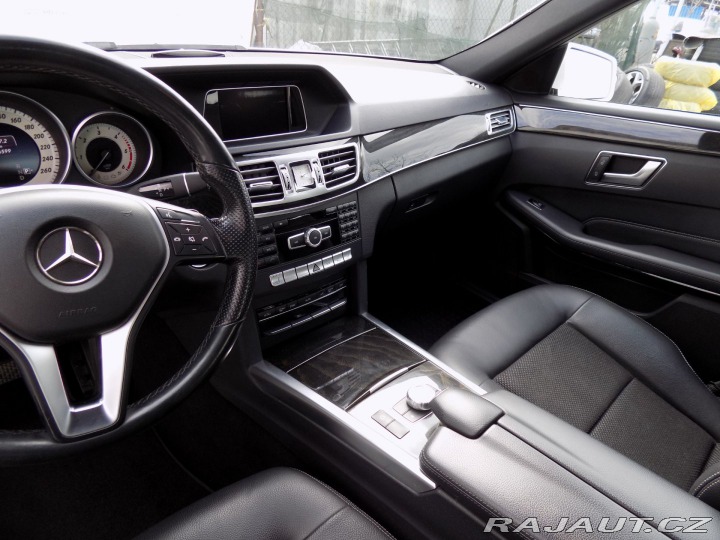 Mercedes-Benz E 220d/Full-LED/NAVI/ 2014