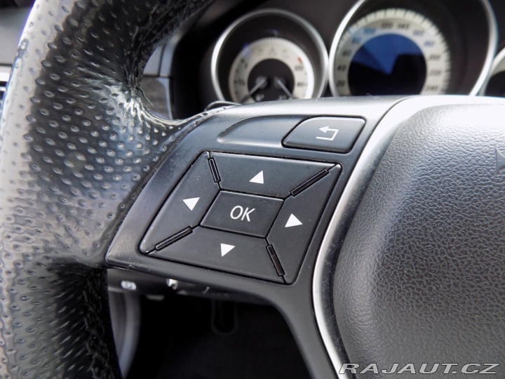 Mercedes-Benz E 220d/Full-LED/NAVI/ 2014