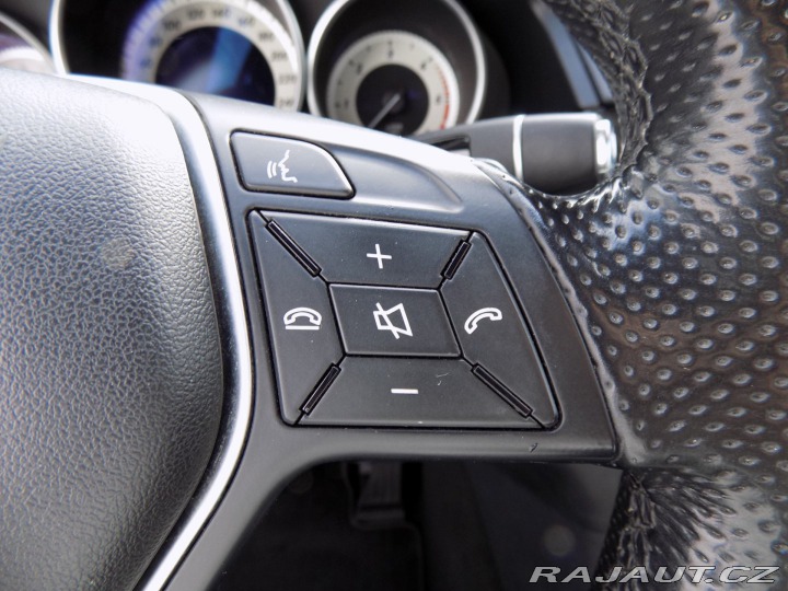 Mercedes-Benz E 220d/Full-LED/NAVI/ 2014