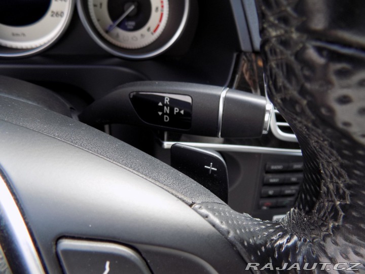 Mercedes-Benz E 220d/Full-LED/NAVI/ 2014