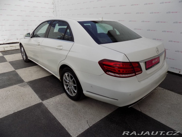 Mercedes-Benz E 220d/Full-LED/NAVI/ 2014