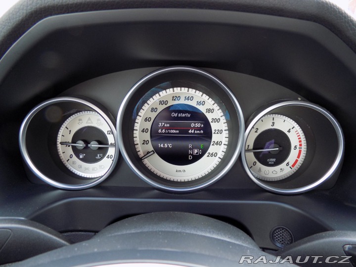 Mercedes-Benz E 220d/Full-LED/NAVI/ 2014