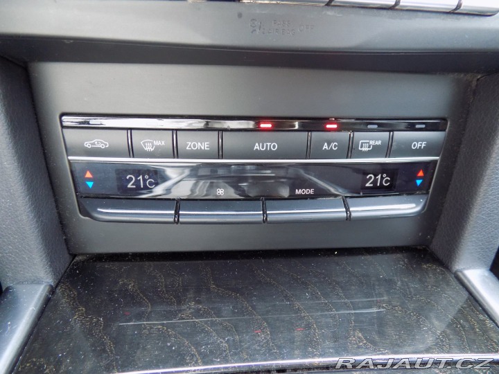 Mercedes-Benz E 220d/Full-LED/NAVI/ 2014