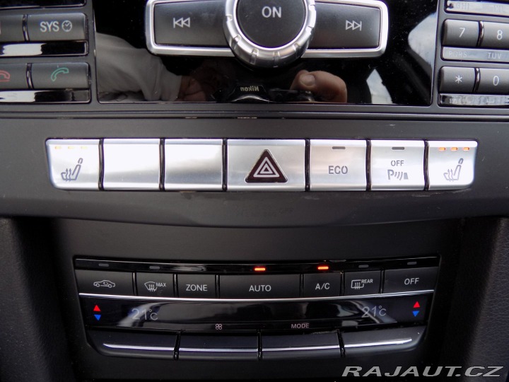 Mercedes-Benz E 220d/Full-LED/NAVI/ 2014