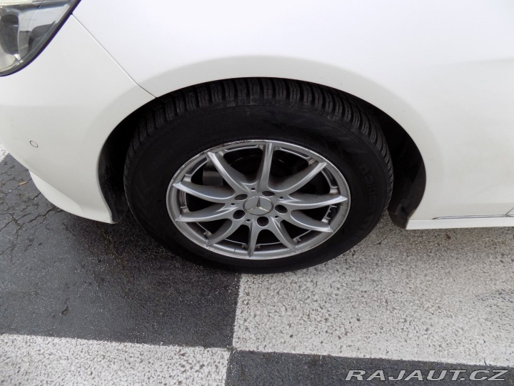 Mercedes-Benz E 220d/Full-LED/NAVI/ 2014