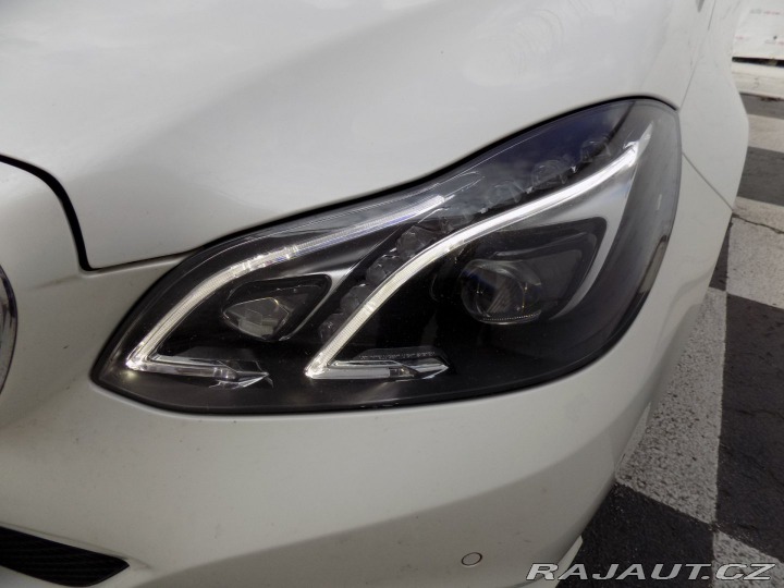 Mercedes-Benz E 220d/Full-LED/NAVI/ 2014