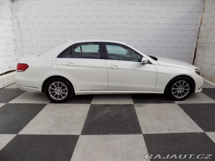 Mercedes-Benz E 220d/Full-LED/NAVI/ 2014