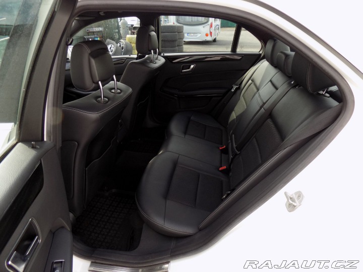 Mercedes-Benz E 220d/Full-LED/NAVI/ 2014