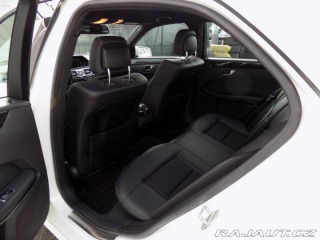 Mercedes-Benz E 220d/Full-LED/NAVI/ 2014