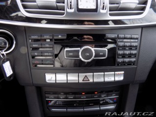 Mercedes-Benz E 220d/Full-LED/NAVI/ 2014