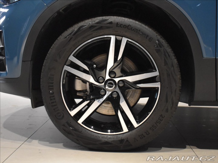 Volvo XC40 2,0 B4 AWD PLUS Bezklíč,H 2023