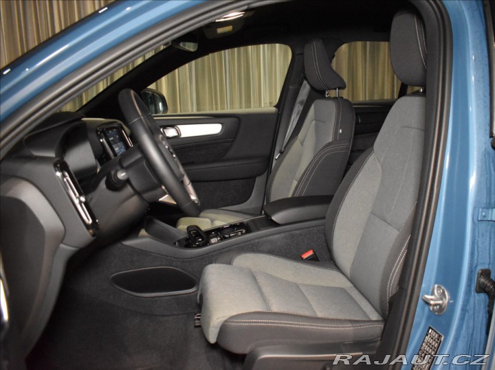 Volvo XC40 2,0 B4 AWD PLUS Bezklíč,H 2023