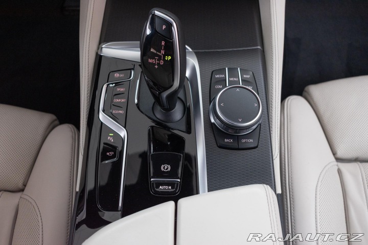 BMW 5 540i xDrive ///M LASER*ČR 2021