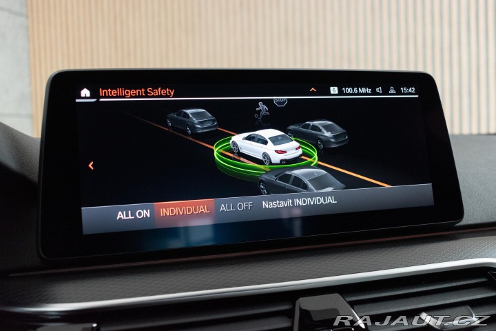 BMW 5 540i xDrive ///M LASER*ČR 2021