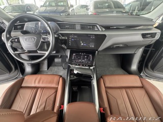 Audi e-tron  1800