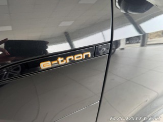 Audi e-tron  1800