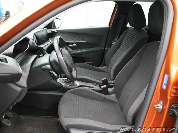 Peugeot 2008 1,2 PT 74kW CZ 1.Maj DPH 2021
