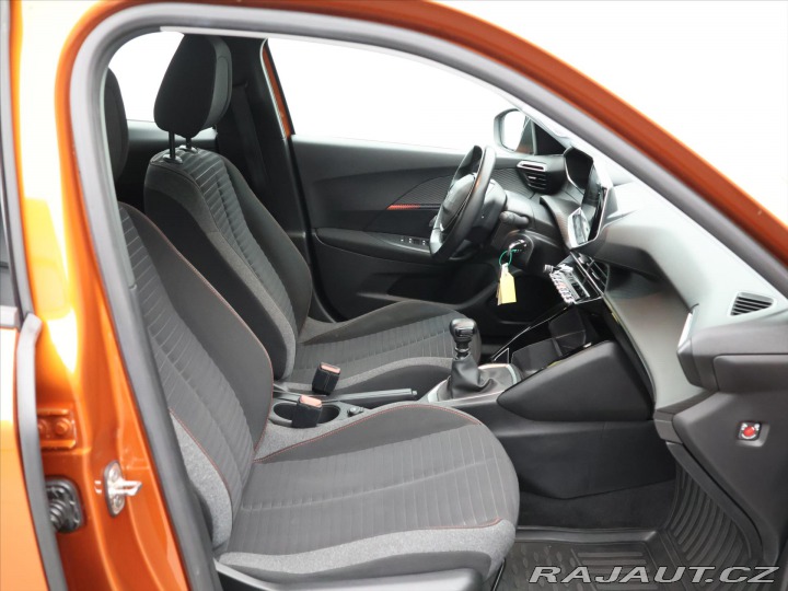 Peugeot 2008 1,2 PT 74kW CZ 1.Maj DPH 2021