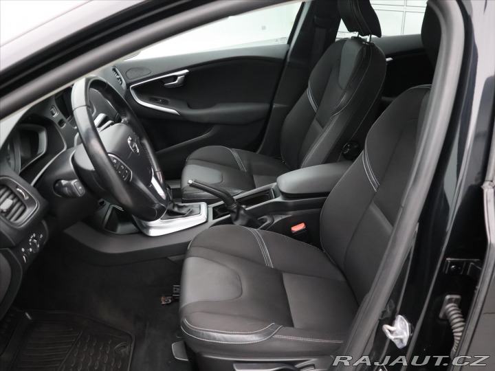 Volvo V40 2,0 D2 Automat Momentum D 2017