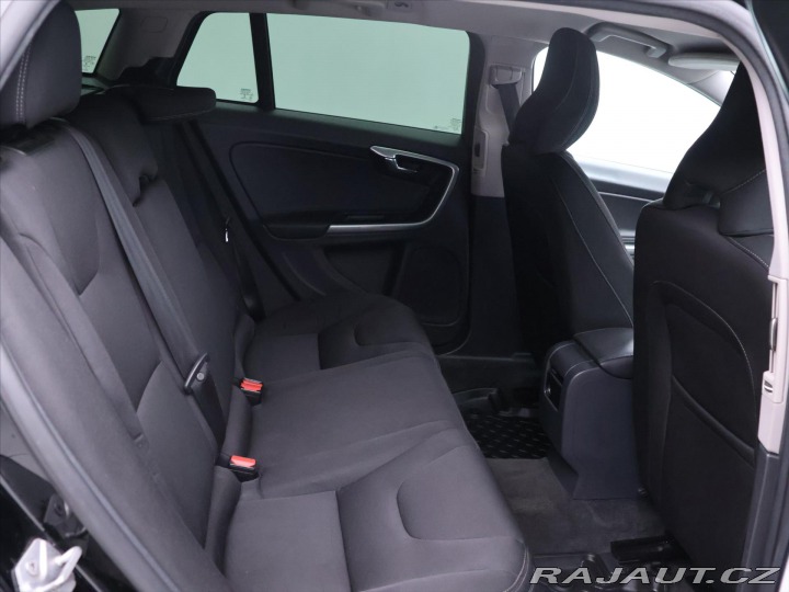 Volvo V60 2,0 D3 110kW Momentum 2016