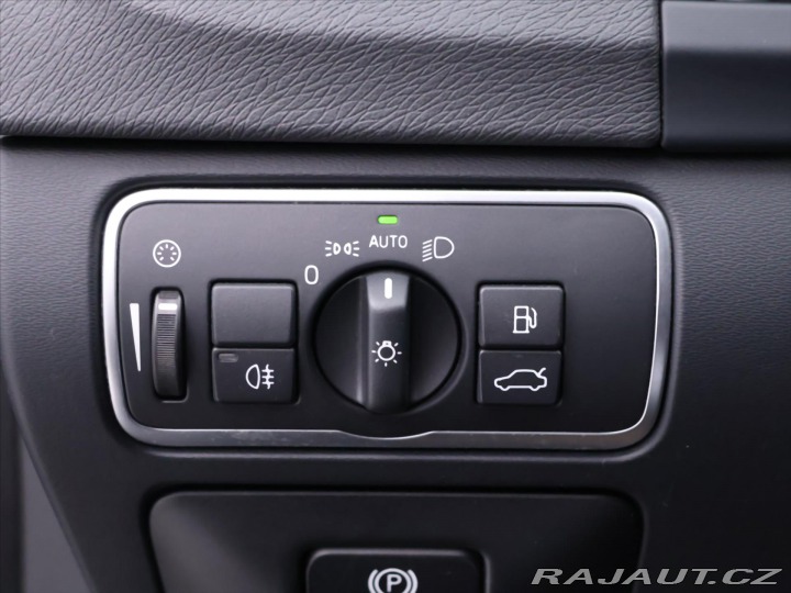 Volvo V60 2,0 D3 110kW Momentum 2016