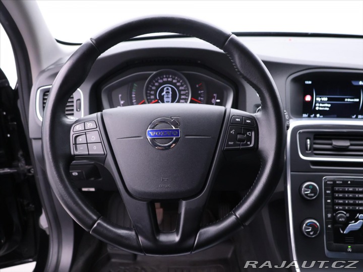 Volvo V60 2,0 D3 110kW Momentum 2016