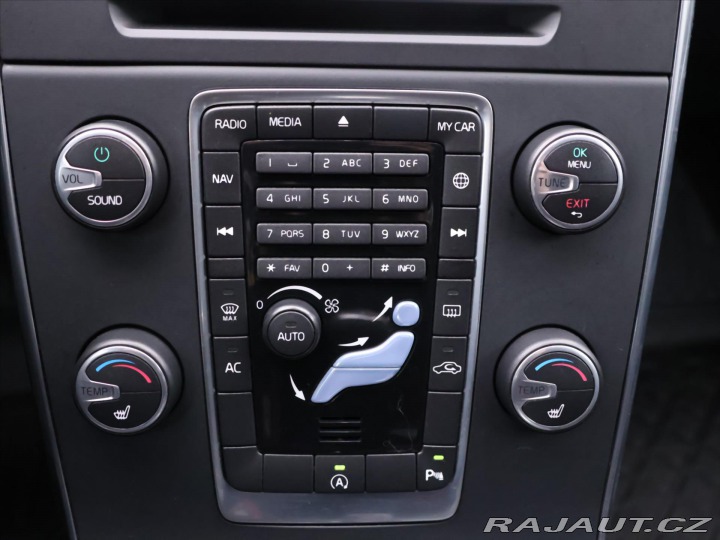 Volvo V60 2,0 D3 110kW Momentum 2016