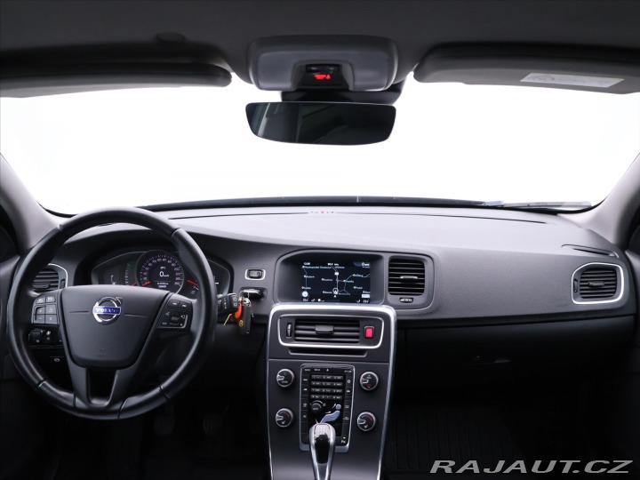 Volvo V60 2,0 D3 110kW Momentum 2016