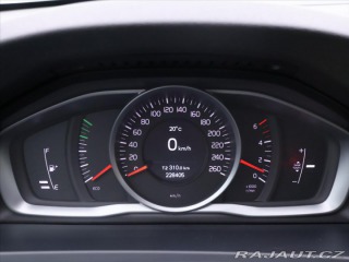 Volvo V60 2,0 D3 110kW Momentum 2016