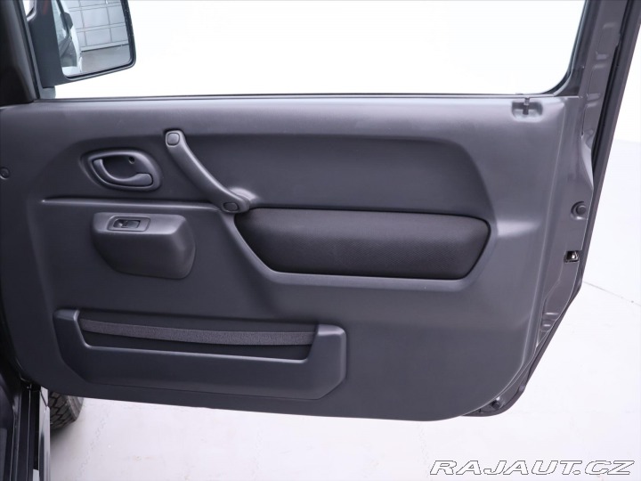 Suzuki Jimny 1,3 JLX 63kW 4x4 Tažné 2010