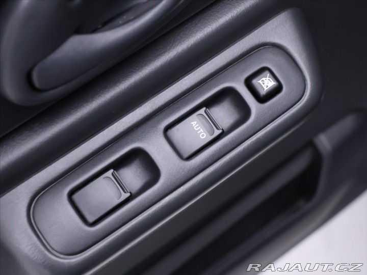 Suzuki Jimny 1,3 JLX 63kW 4x4 Tažné 2010