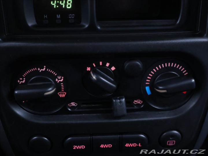 Suzuki Jimny 1,3 JLX 63kW 4x4 Tažné 2010