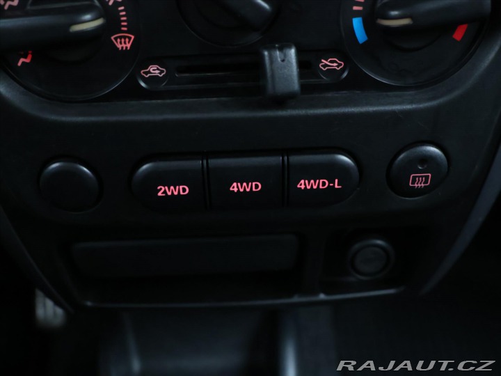 Suzuki Jimny 1,3 JLX 63kW 4x4 Tažné 2010