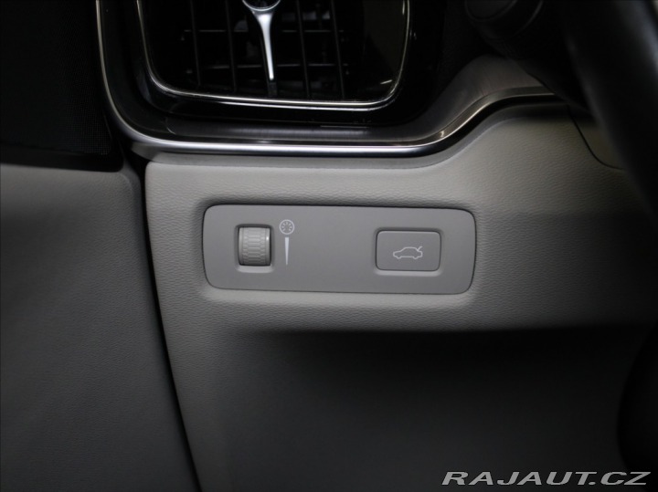 Volvo V60 2,0 D3 110kW AT Mom.2xSad 2019