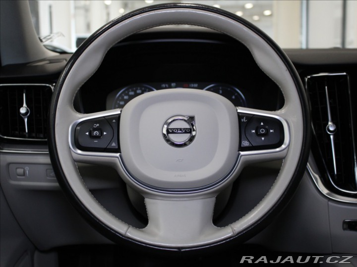 Volvo V60 2,0 D3 110kW AT Mom.2xSad 2019