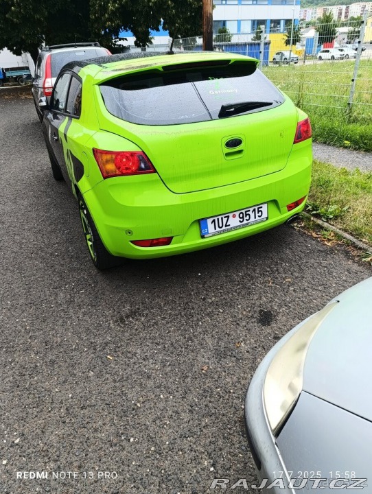 Kia Ceed  1800