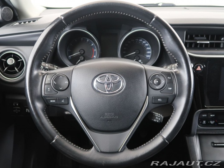 Toyota Auris  2016