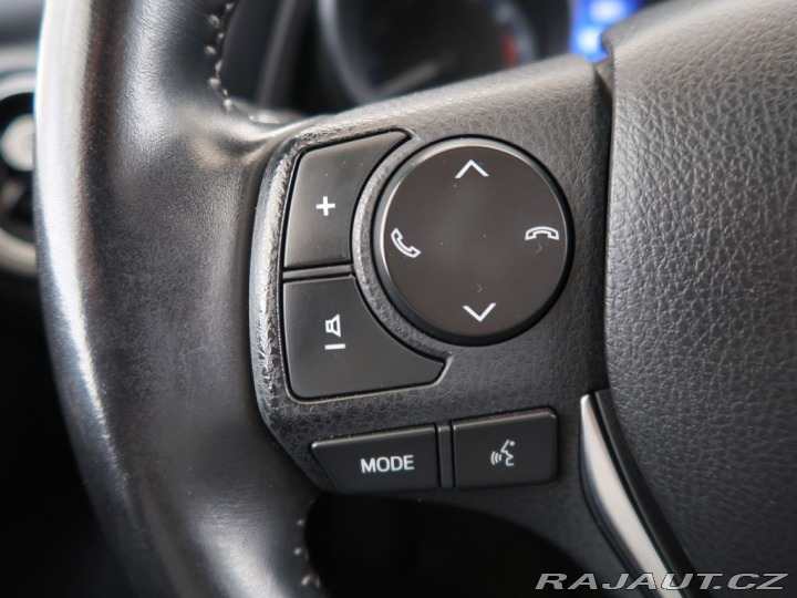 Toyota Auris 1.6VVT-i,CZ,1Maj,ActiveTr 2016