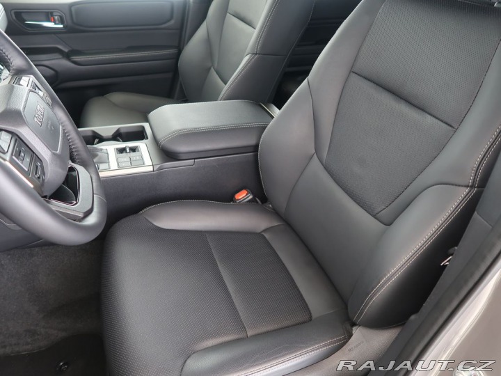 Toyota Land Cruiser 2.8D-4D,CZ,1Maj,4x4,Invin 2025