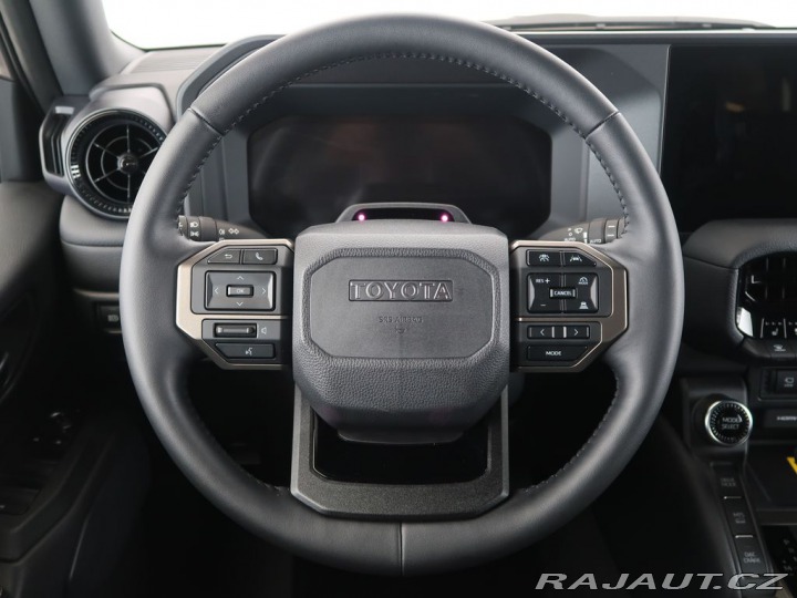 Toyota Land Cruiser 2.8D-4D,CZ,1Maj,4x4,Invin 2025
