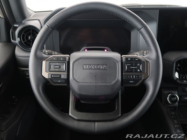 Toyota Land Cruiser 2.8D-4D,CZ,1Maj,4x4,Invin 2025