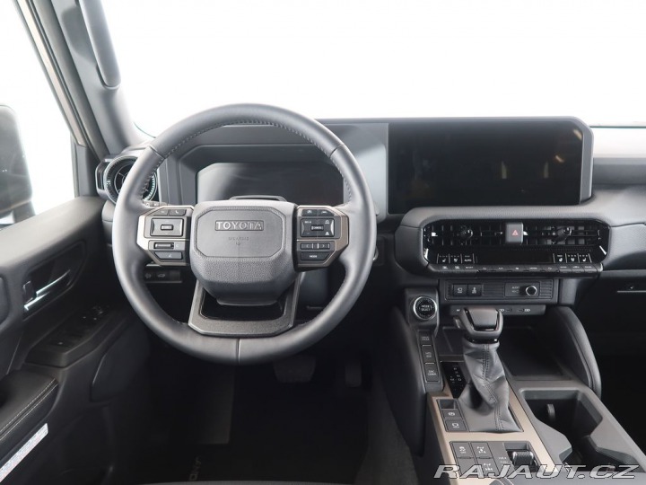 Toyota Land Cruiser 2.8D-4D,CZ,1Maj,4x4,Invin 2025