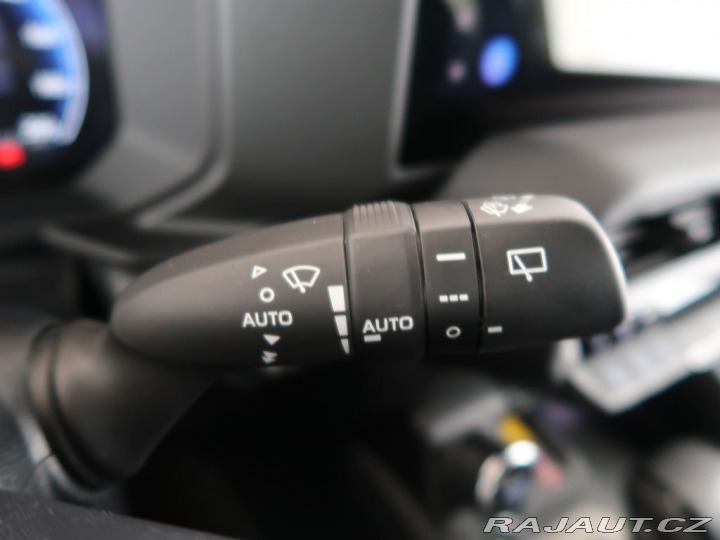 Toyota Land Cruiser 2.8D-4D,CZ,1Maj,4x4,Invin 2025