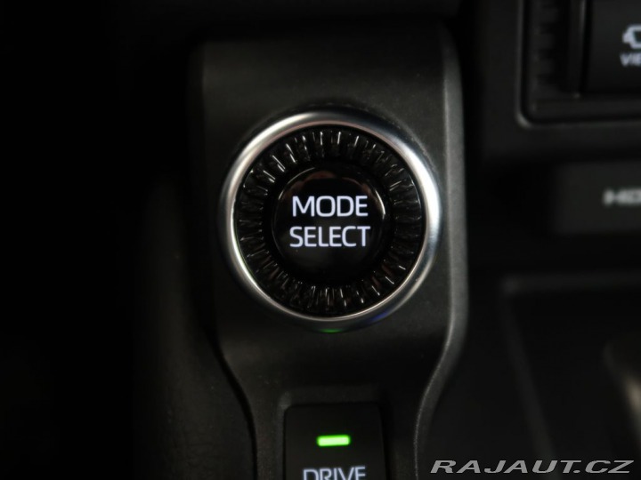 Toyota Land Cruiser 2.8D-4D,CZ,1Maj,4x4,Invin 2025