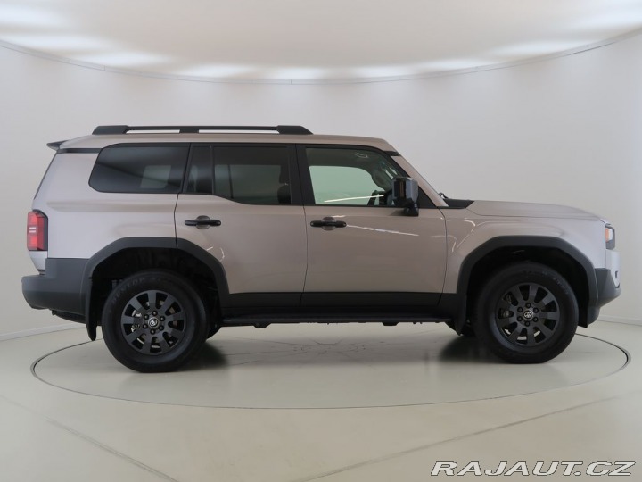Toyota Land Cruiser 2.8D-4D,CZ,1Maj,4x4,Invin 2025