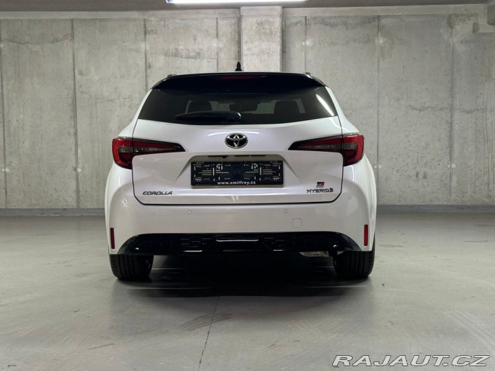Toyota Corolla GR SPORT  1.8 Hybrid e-CV 2026