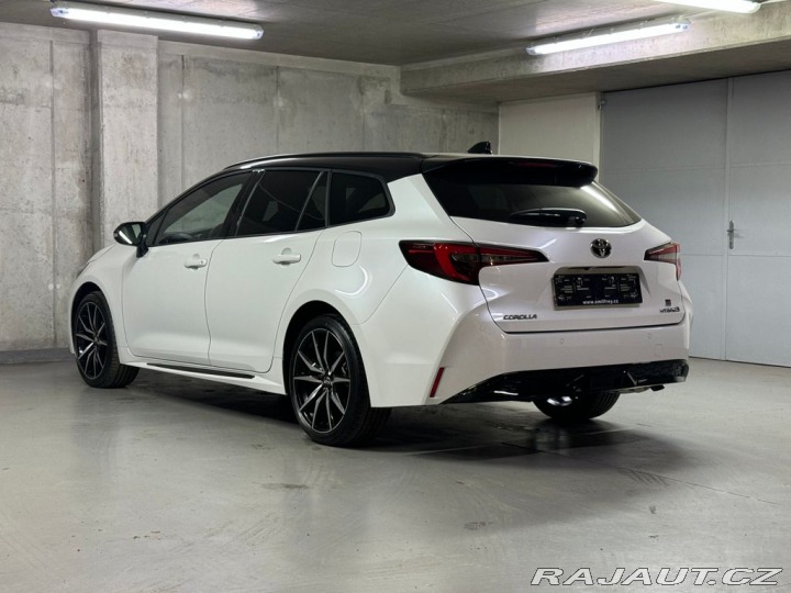 Toyota Corolla 1.8, HEV, e-CVT, GR SPORT 2026