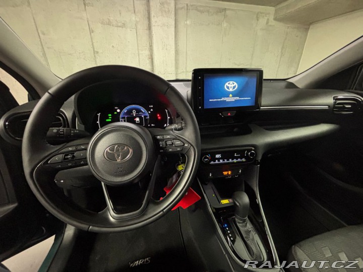 Toyota Yaris 1.5, HEV, e-CVT, STYLE 2025